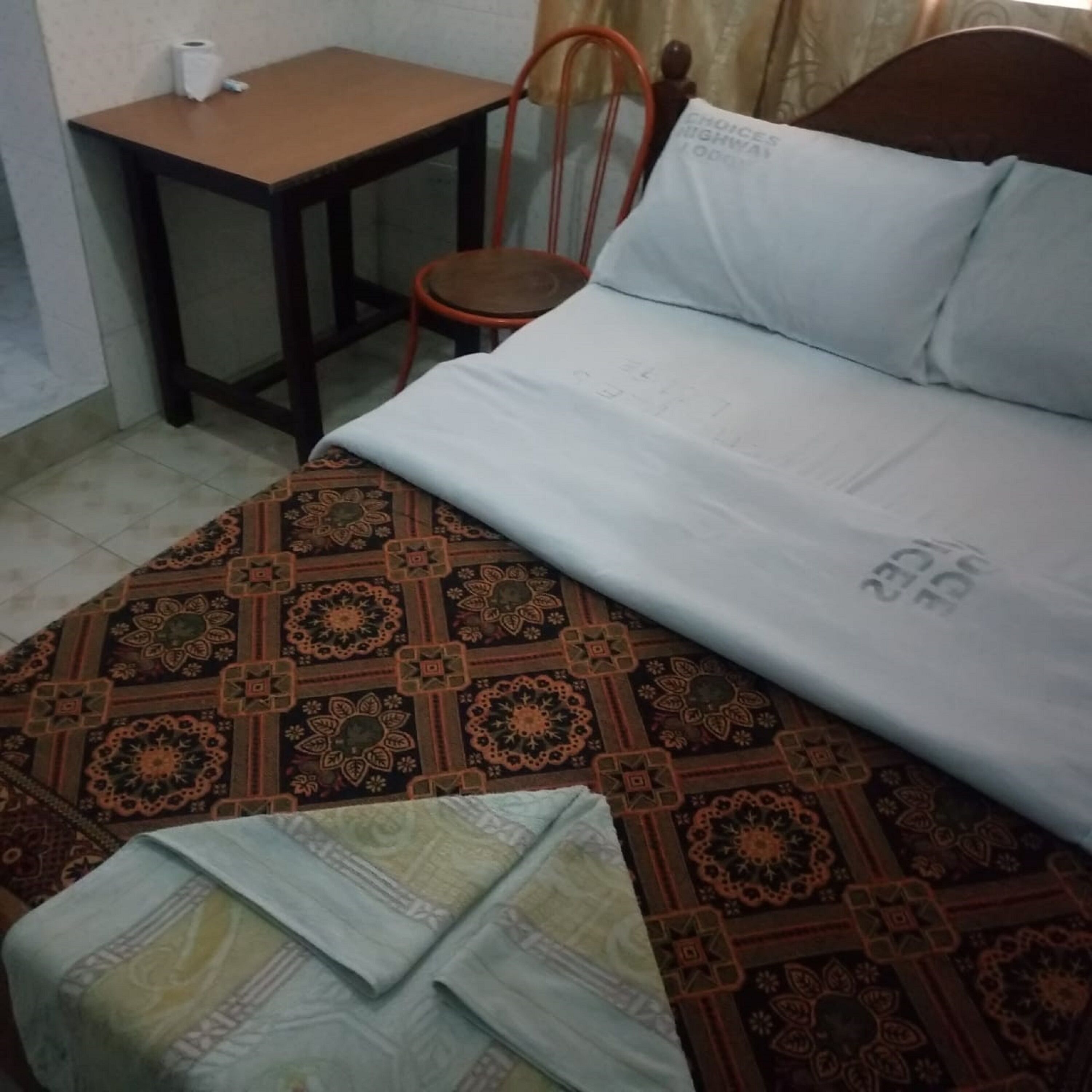 Desk, free WiFi, bed sheets
