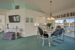 Maison, 2 grands lits (Smiling Dolphin) | Cuisine privée | Un four
