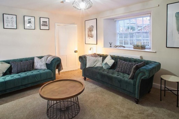 Middle Farmhouse, Lythe - Host & Stay