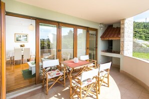 Apartemen (Two Bedroom Apartment with Balcony) | Teras/patio