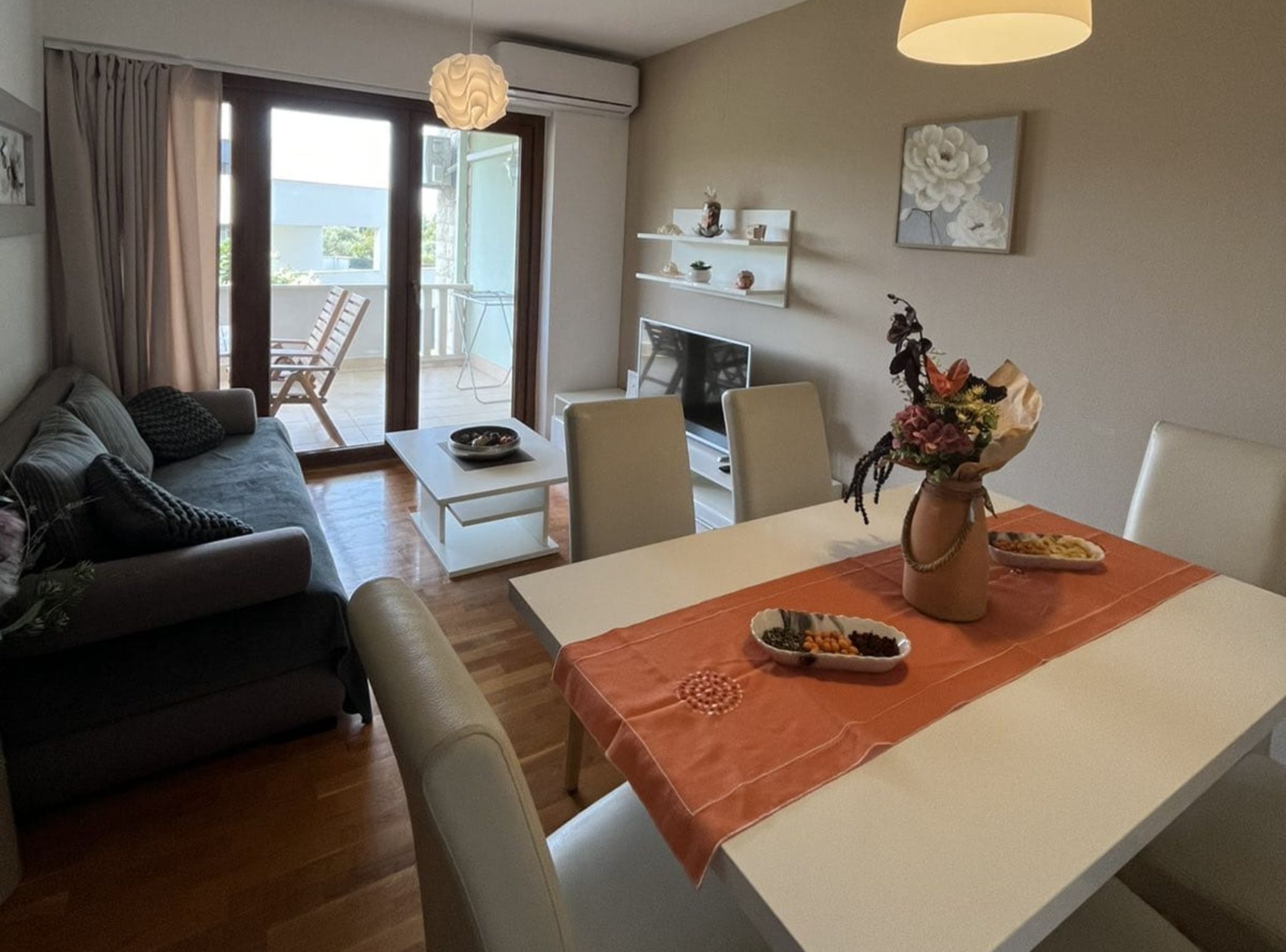 Apartment (Two Bedroom Apartment with Balcony) | Dining room