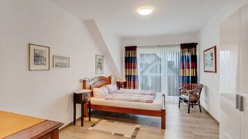 2 bedrooms, iron/ironing board, free WiFi, bed sheets