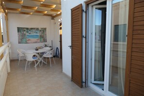 Apartment, 2 Bedrooms, Smoking, Balcony | Outdoor dining