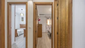 2 slaapkamers, een strijkplank/strijkijzer, wifi, beddengoed