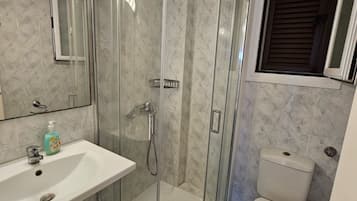 Apartment, 2 Schlafzimmer, Raucher, Gartenblick | Badezimmer