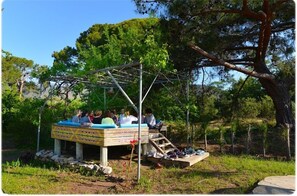 Área de juegos infantiles al aire libre