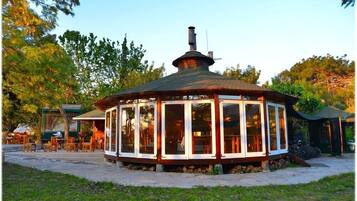 Daily full breakfast for a fee