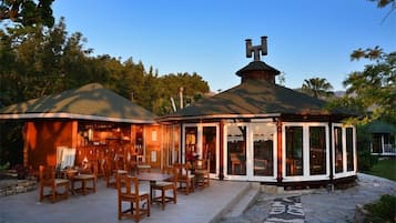 Γεύματα σε εξωτερικό χώρο