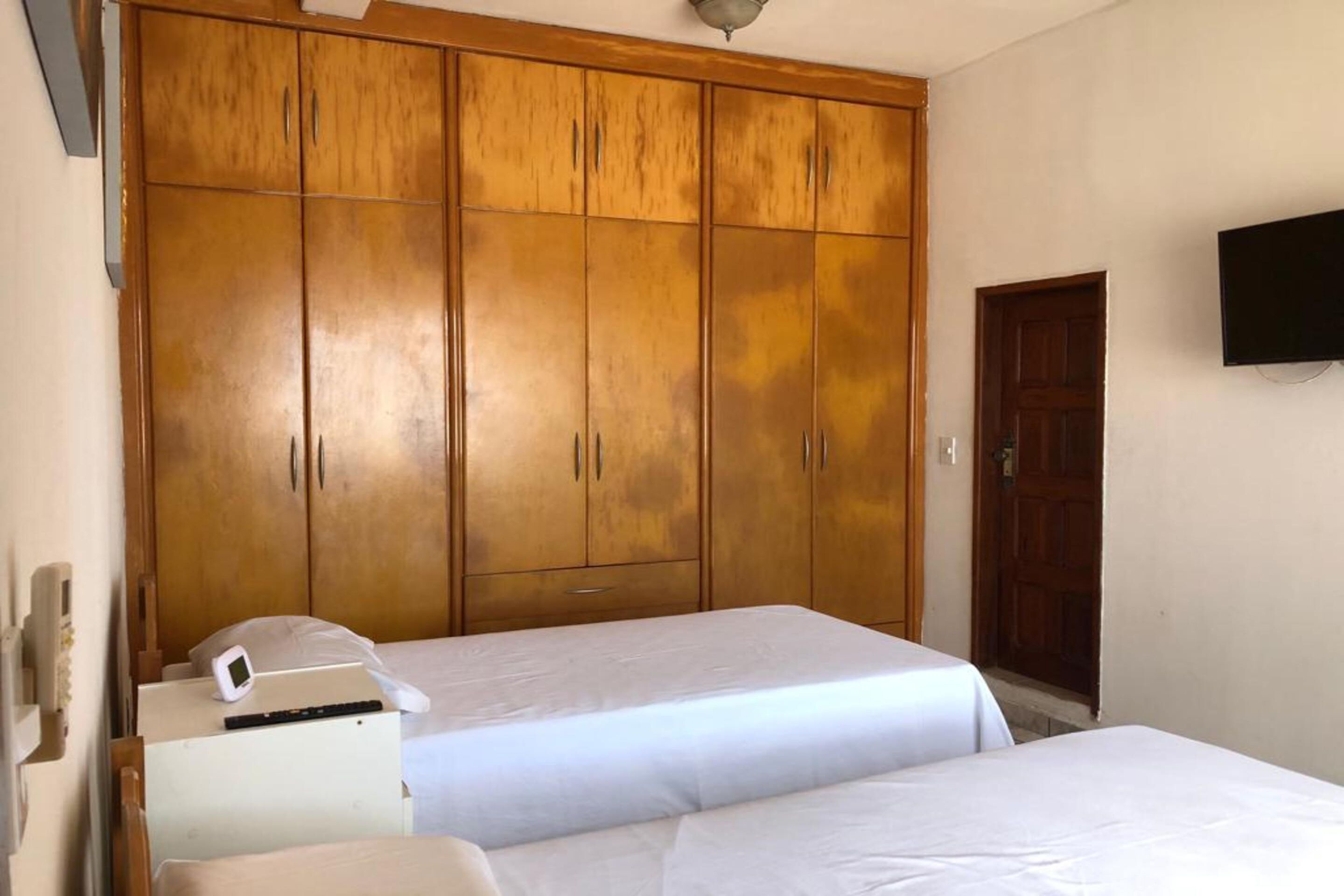 twin room | bed sheets