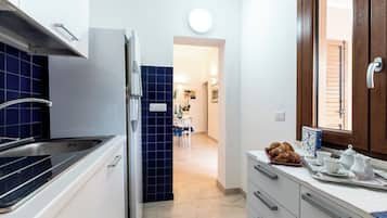 Kühlschrank, Ofen, Herdplatte, Geschirrspüler