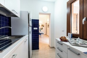 Kühlschrank, Ofen, Herdplatte, Geschirrspüler