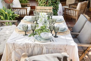 Outdoor dining
