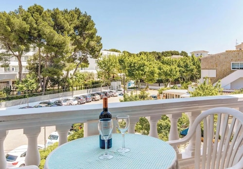 Charming Holiday Apartment "La Cabanya 3D" with Shared Pool, Terrace & Wi-Fi