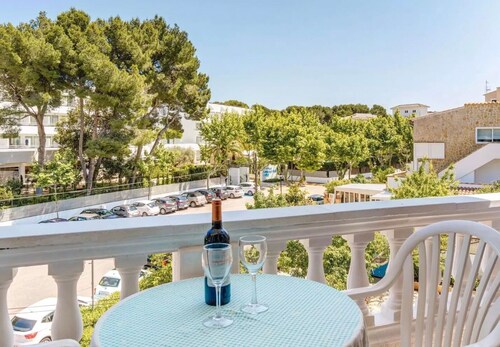 Charming Holiday Apartment "La Cabanya 3D" with Shared Pool, Terrace & Wi-Fi