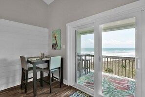 Dining - Beautiful Condo With Amazing Ocean Views (Surf City)