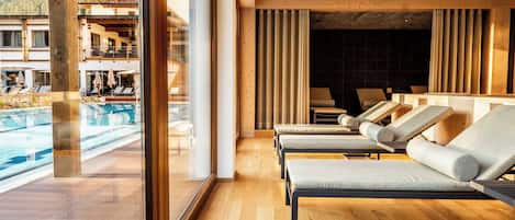 Un sauna, baño turco, tratamientos corporales, hidroterapia