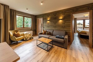 40-inch flat-screen TV with satellite channels, TV, table football - Das Bayrischzell Familotel Oberbayern (Bayrischzell)