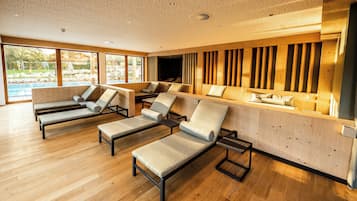 Een sauna, een stoombad, lichaamsbehandelingen, hydrotherapie