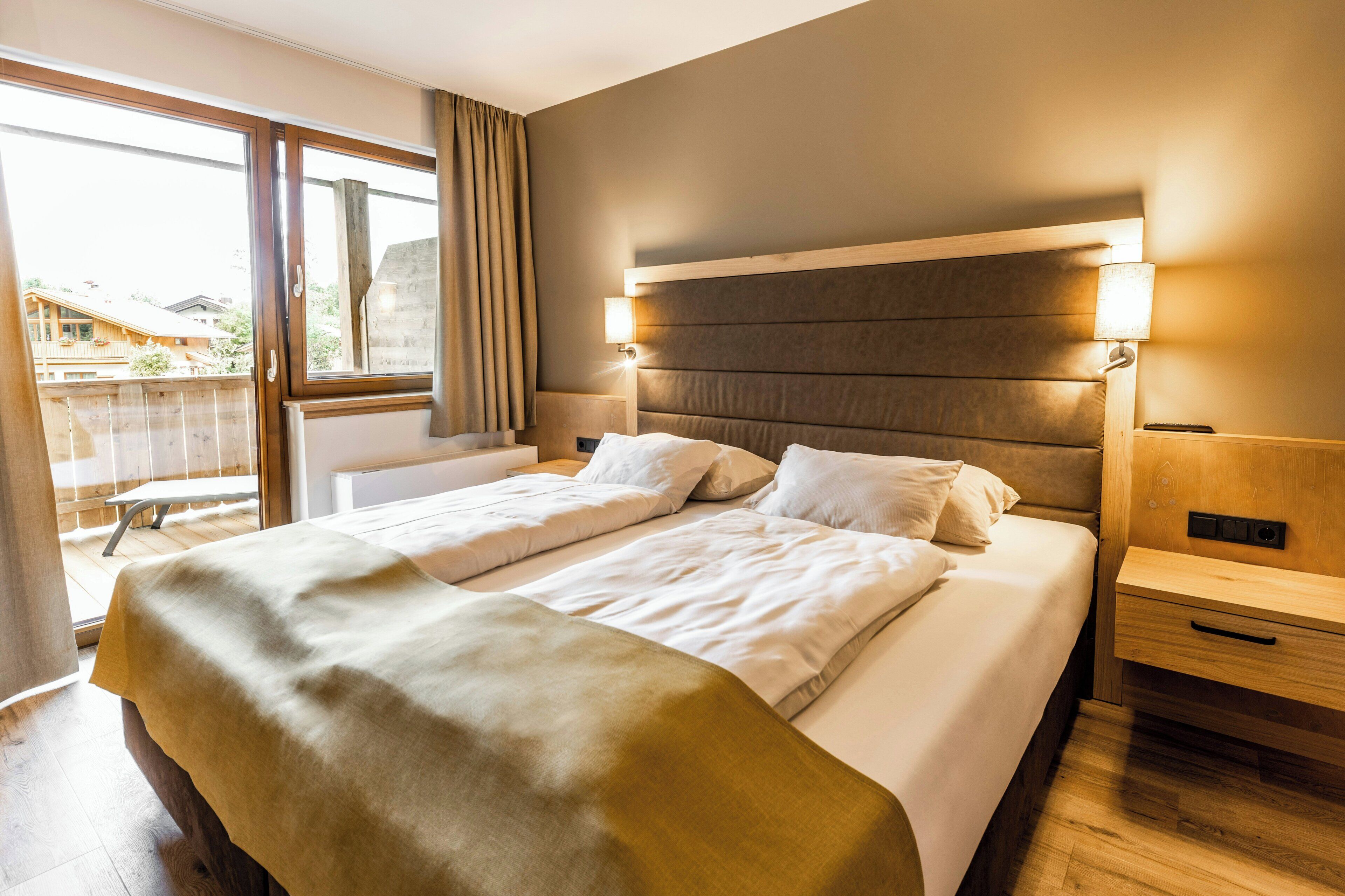 Hypo-allergenic bedding available, in-room safe, blackout drapes