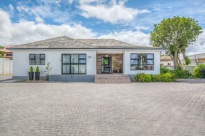 Fachada da propriedade