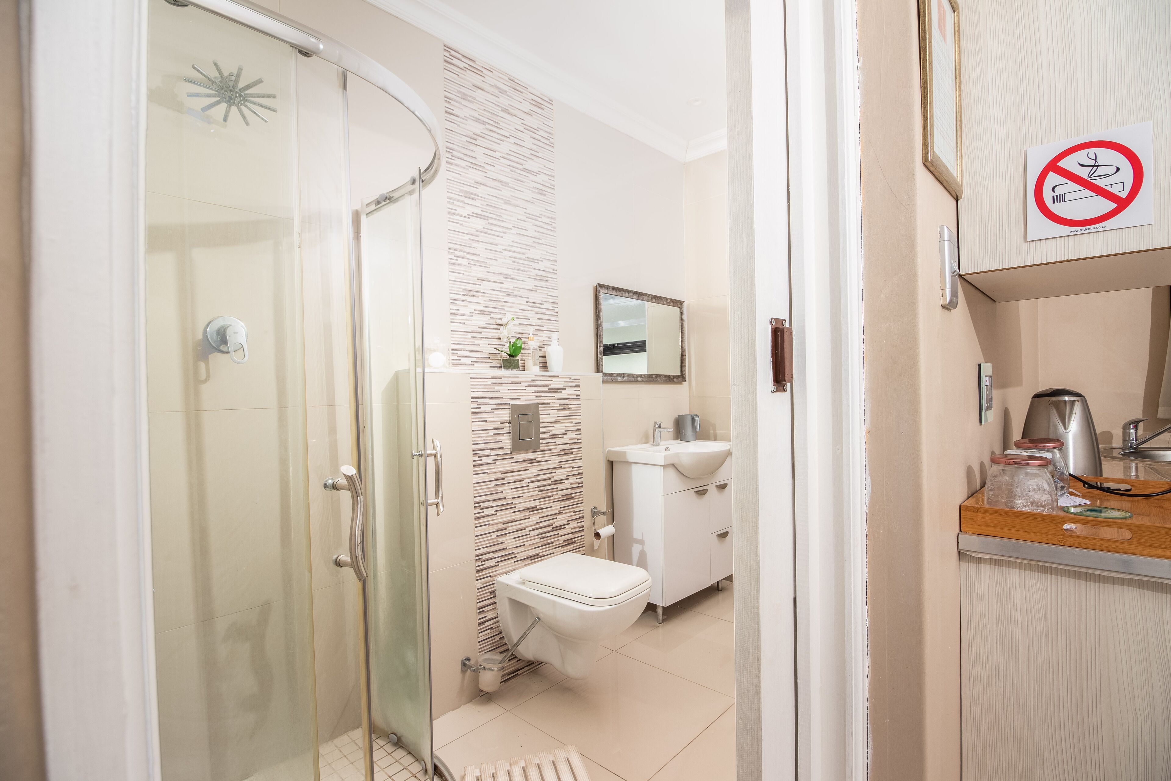 Family Room | Bathroom