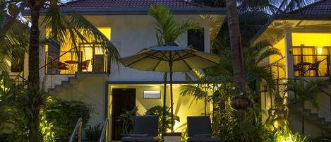 حمّام سباحة خارجي