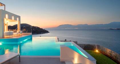 Welcome to Villa Soligia! Beach Front Villa Large Private Pool Amazing Sea View