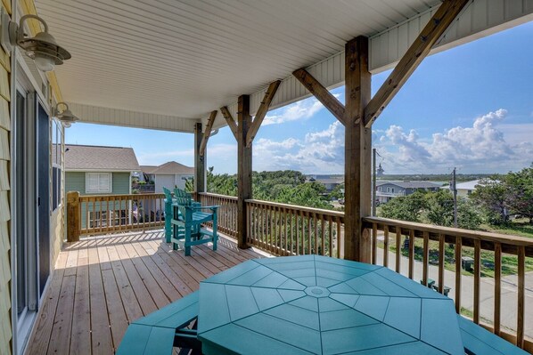 تناول الطعام بالخارج