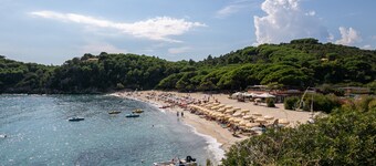 Apartment "Simona Vista Mare" near the Beach with Terrace, Air Conditioning and Wi-Fi