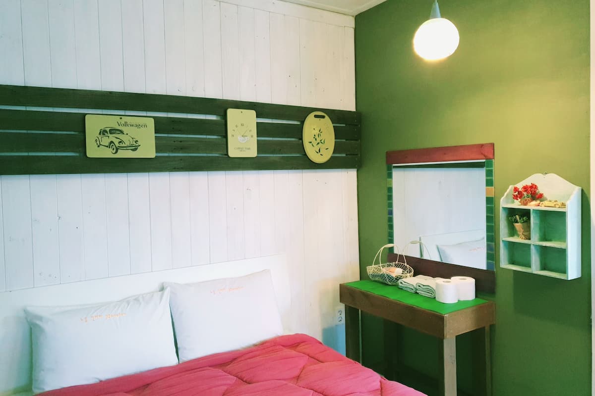 Condo, 1 Double Bed (Primrose) | WiFi (free), individually decorated