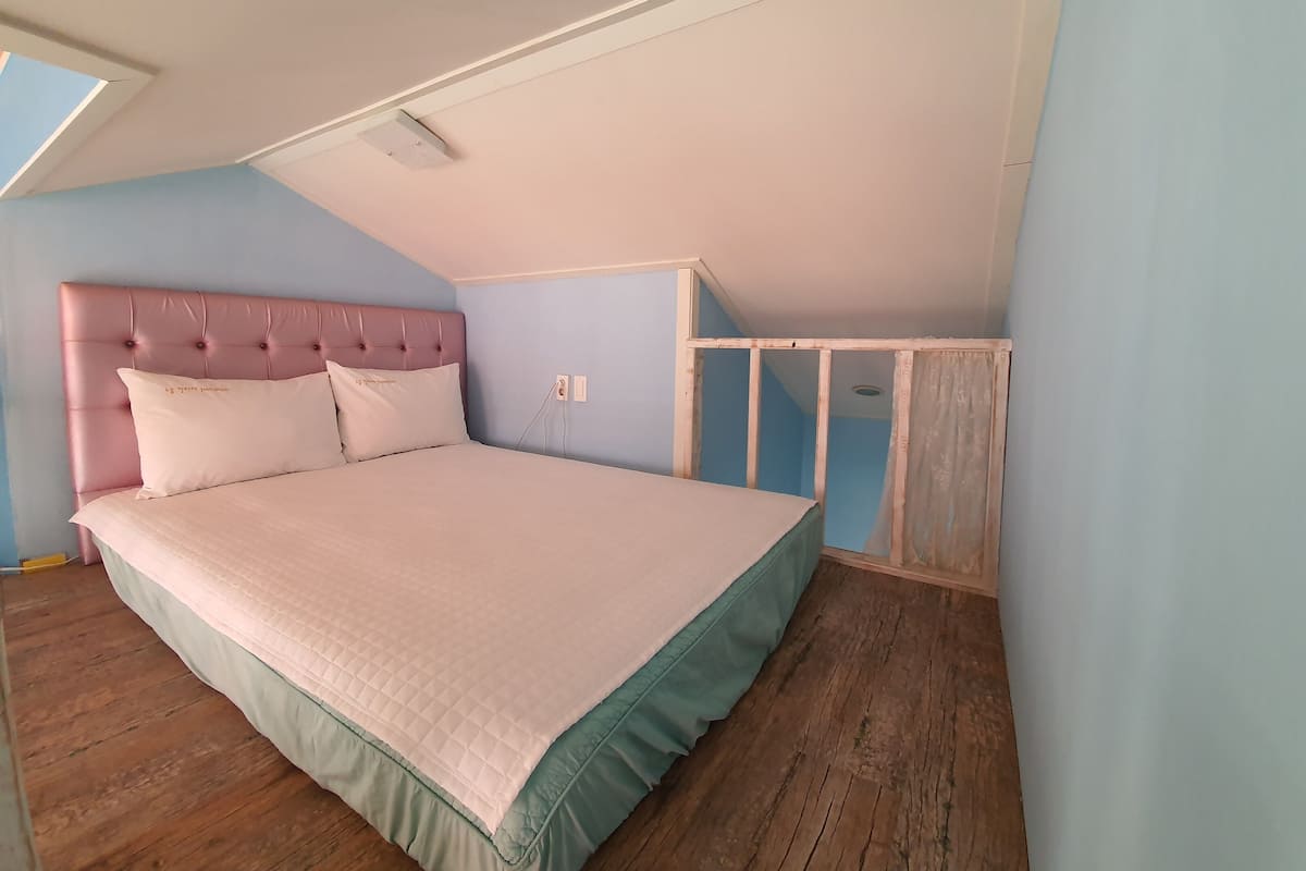 Condo, 1 Double Bed (Lavender) | WiFi (free), individually decorated