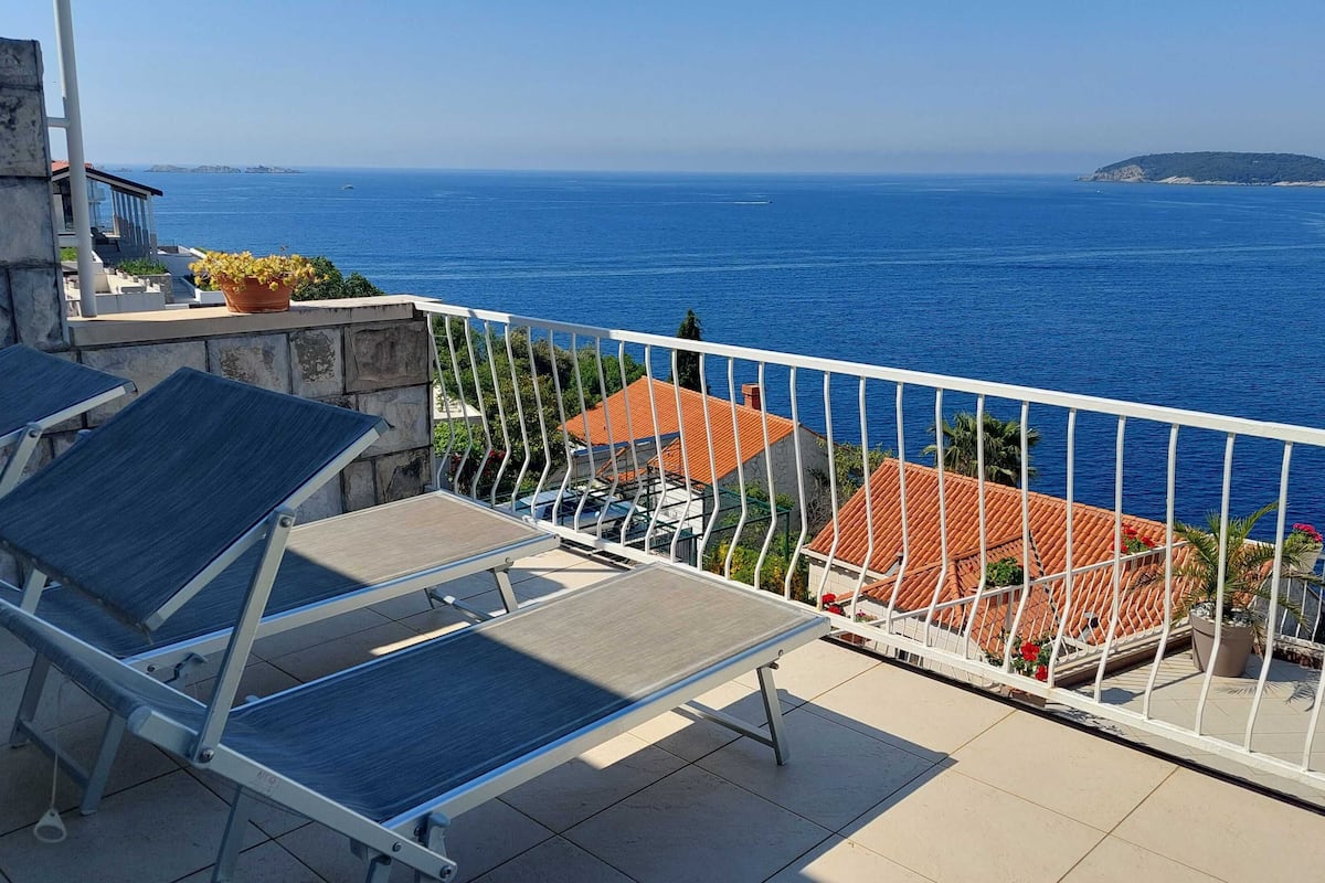 Appartement (Two-Bedroom Apartment with Balcony) | Terras