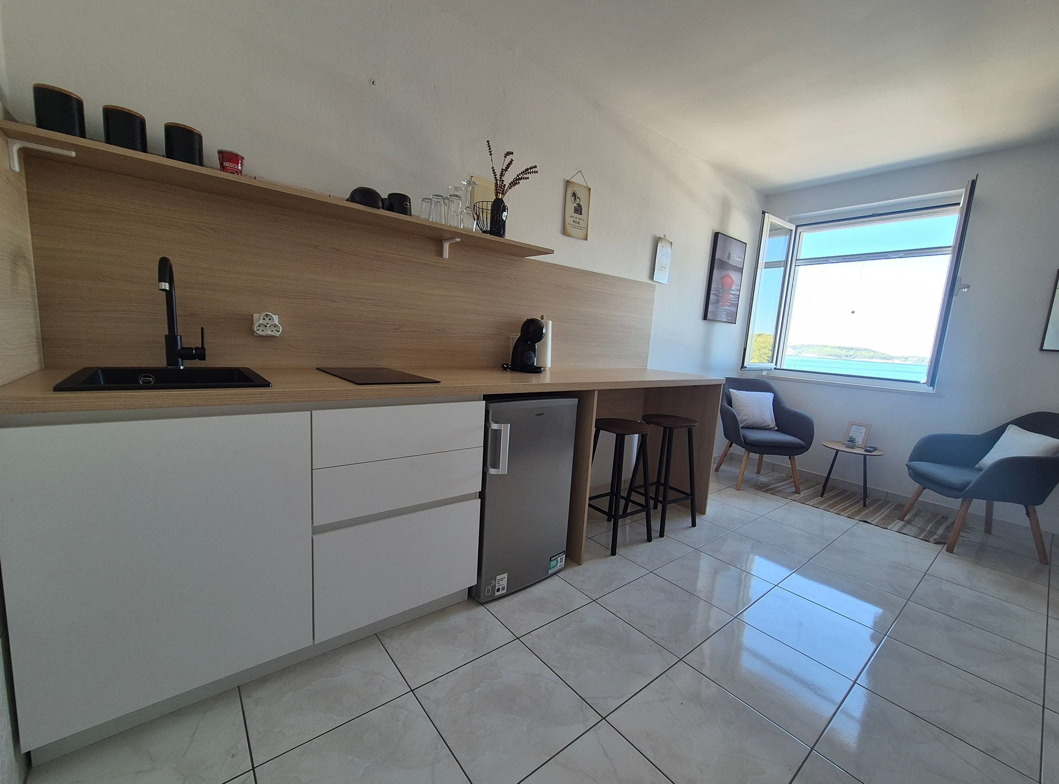 สตูดิโอ (Studio with Sea View (2 Adults)) | ครัวส่วนตัว | ตู้เย็น