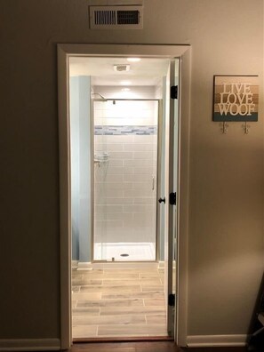 Shower - Beautifully Updated TOP FLOOR Condo with Ocean & Pool Views (Surf City)