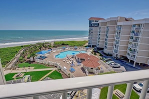 Property grounds - Oceanfront Unit with wonderful Ocean Views (North Topsail Beach)