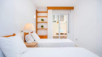3 dormitorios, tabla de planchar con plancha, wifi gratis y ropa de cama