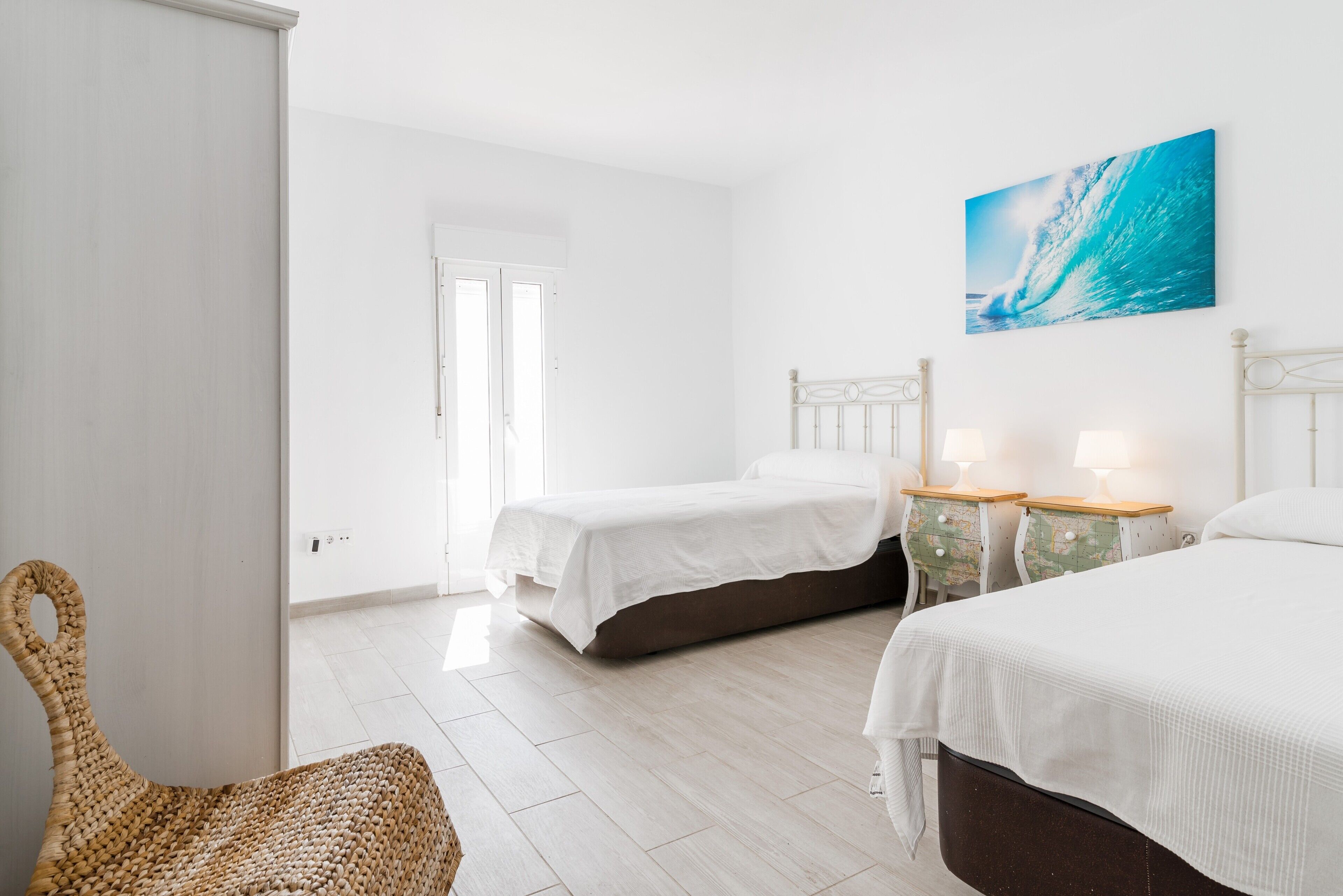 3 dormitorios, tabla de planchar con plancha, wifi gratis y ropa de cama