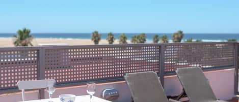 تناول الطعام بالخارج