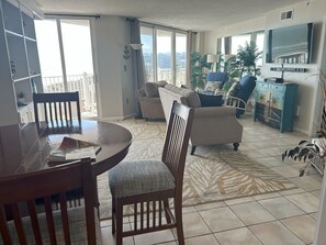 Smart TV, DVD player