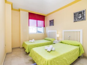 4 chambres, fer et planche à repasser, accès à Internet, literie fournie