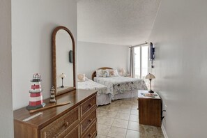 2 bedrooms, iron/ironing board, free WiFi