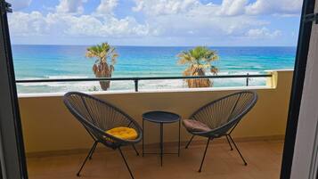 Apartment, 2 Bedrooms, Smoking, Balcony | Property grounds