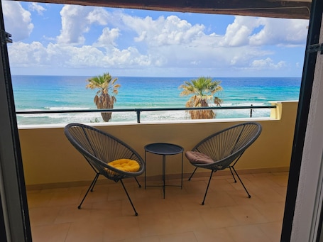 Apartment, 2 Bedrooms, Smoking, Balcony | Property grounds