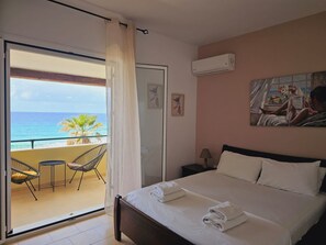 Apartamento, 2 habitaciones, fumadores, balcón | 3 dormitorios, tabla de planchar con plancha, ropa de cama