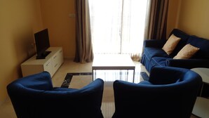 TV - Apartamento en Marbella con vistas laterales al mar 332 (Marbella)