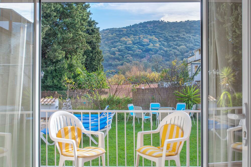 Beautiful Holiday Apartment \"Casa Rural Nacimiento 2\" with Pool