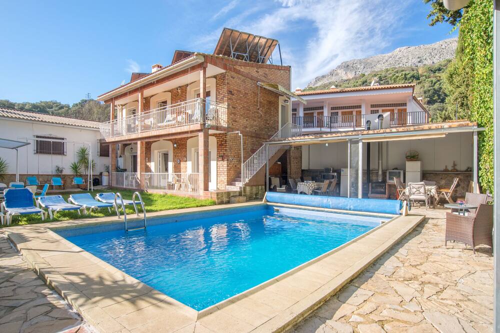 Beautiful Apartment \"Casa Rural Nacimiento 1\" with Pool