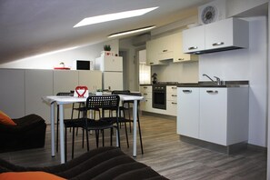 Dining - Villa Alpi (Lignano Sabbiadoro)