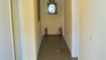 Apartment, 1 Bedroom, Smoking, Balcony | Hallway