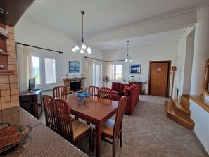 Dining room - The Mirador Boutique Villa With Scenic Sea View (Markopoulo Mesogaias)